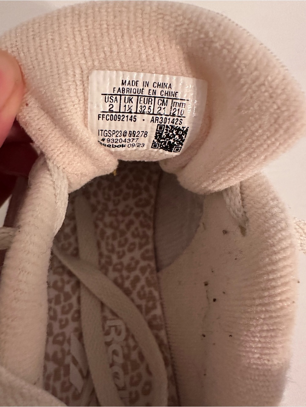 Reebok Kids Classic Sneakers - Size 2 - Picture 8 of 10